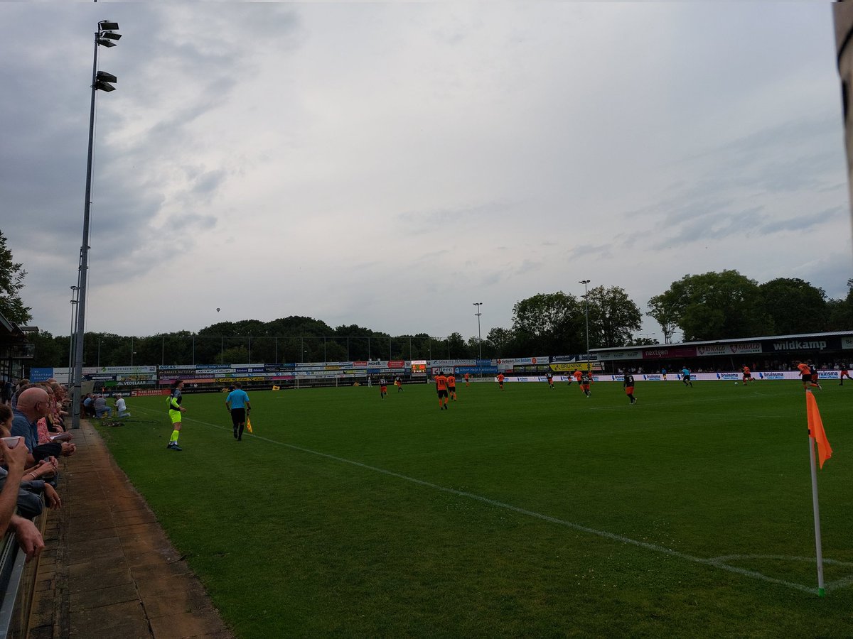 sportstentorzwo's tweet photo. Genieten van een goal van Sargon Gouriye, 2-0 voor Team Glenn. Sensatie hangt in de lucht... https://t.co/Pz9KrzISbQ