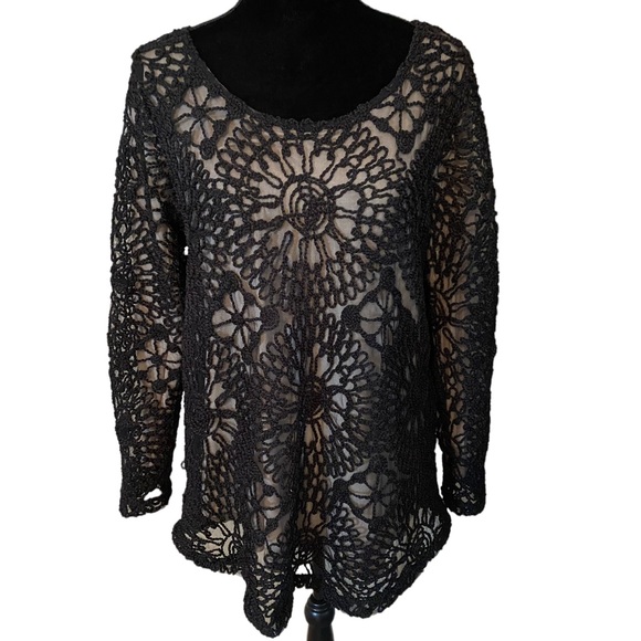 So good I had to share! Check out all the items I'm loving on <a href="/Poshmarkapp/">Poshmark</a> from <a href="/MissMonasCloset/">Miss Mona’s Closet</a> #poshmark #fashion #style #shopmycloset #crownivy #vintage #softsurroundings: posh.mk/JQfjM38AxBb