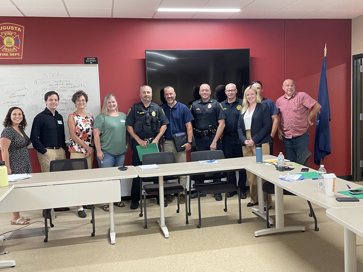 PaariUSA's tweet image. Our PAARI team, Zoe and Travis led a Xylazine workshop with @augustamepolice , Augusta Fire Department, Kennebec Behavioral Health, Maine OPTIONS program.

Join our Xylazine 101 Webinar on August 8th.

brandeis.qualtrics.com/jfe/form/SV_0c…

#xylazine #nationaldeflectionweek2023