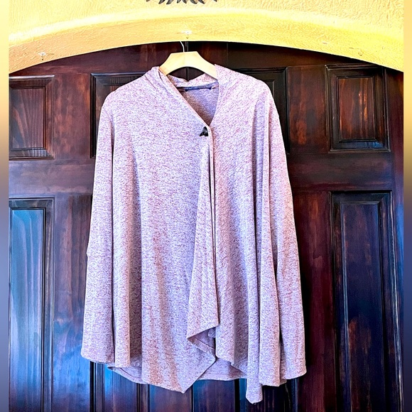 So good I had to share! Check out all the items I'm loving on <a href="/Poshmarkapp/">Poshmark</a> #poshmark #fashion #style #shopmycloset #handcrafted #jessicaann #apt9: posh.mk/LSpzzG2AxBb