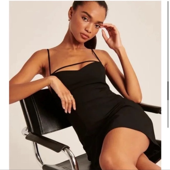 DmpsterGoddess's tweet photo. So good I had to share! Check out all the items I'm loving on @Poshmarkapp #poshmark #fashion #style #shopmycloset #abercrombiefitch #hm #entro: https://t.co/4p2TVsPcdI https://t.co/6lDhlefV1g