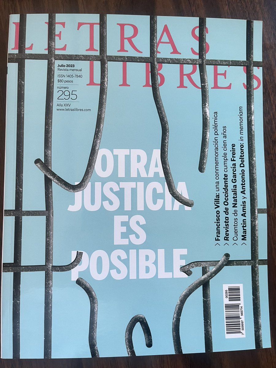 elpgerson's tweet photo. Escribí este mes en Letras Libres sobre cómo un sistema de justicia menos punitivo puede proveer más seguridad y justicia. 

Finalmente pude ir a TJ por mi copia y que beio verlo impreso y leer los grandes artículos de @CarlaEUrenaA y @itelloarista.

https://t.co/FmDipGnhVH https://t.co/27l0dimTdO