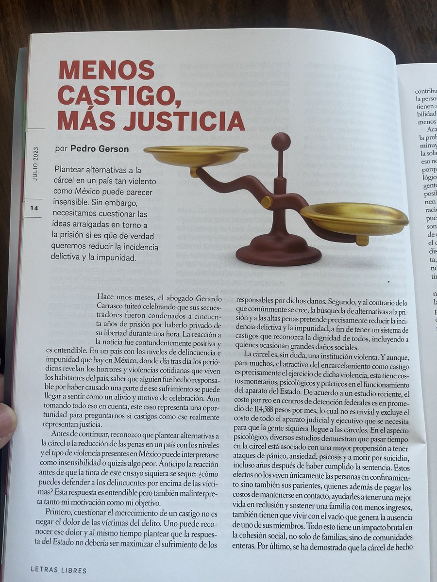 elpgerson's tweet photo. Escribí este mes en Letras Libres sobre cómo un sistema de justicia menos punitivo puede proveer más seguridad y justicia. 

Finalmente pude ir a TJ por mi copia y que beio verlo impreso y leer los grandes artículos de @CarlaEUrenaA y @itelloarista.

https://t.co/FmDipGnhVH https://t.co/27l0dimTdO