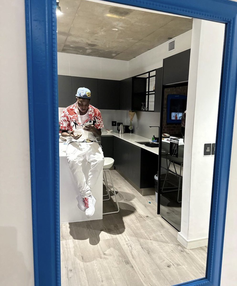 WfSeriki's tweet photo. Get your shit together so you can relate 💲💲 https://t.co/0LboyZX0xy