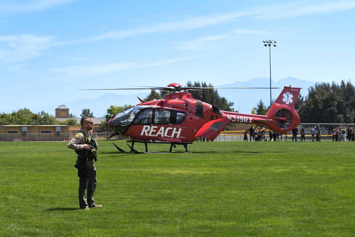 Michael_Nevin's tweet photo. Riverside County Fire/ CAL FIRE Handling a Rescue and Medical Air Transport in Eastvale, CA 4.29.23 @CALFIRERRU @CAL_FIRE @CityEastvaleCA https://t.co/7s8gZTP41z