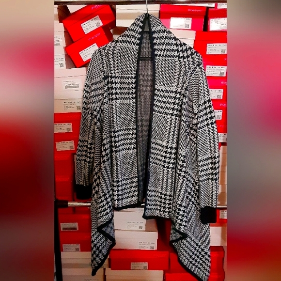 So good I had to share! Check out all the items I'm loving on <a href="/Poshmarkapp/">Poshmark</a> from <a href="/3170760/">Melissa Lieb</a> #poshmark #fashion #style #shopmycloset #wildfable #rosegal #fury: posh.mk/mbQsSlcBxBb