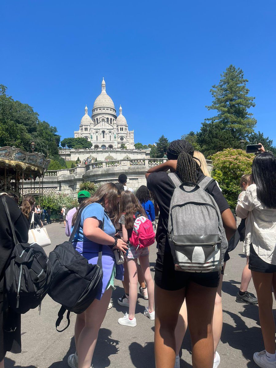barrbeaconsch's tweet photo. Pupils in Paris discovering the sights in much better weather than we are having! #discoveryweek #proudtosucceed https://t.co/HzYSZLy2UR