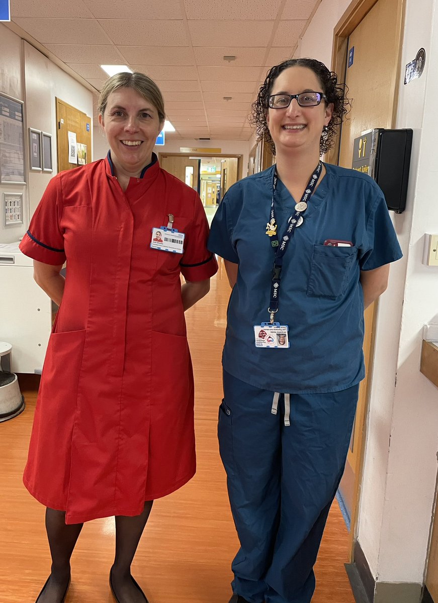 Great to start the pilot of our joint AMS and IP&C ward rounds today with the fabulous @JackieSwabe focusing on antimicrobial and invasive device stewardship #workingtogether #alwaysimproving #keepantibioticsworking @UHS_IPT @UHSPharmacyTeam @UHSFT