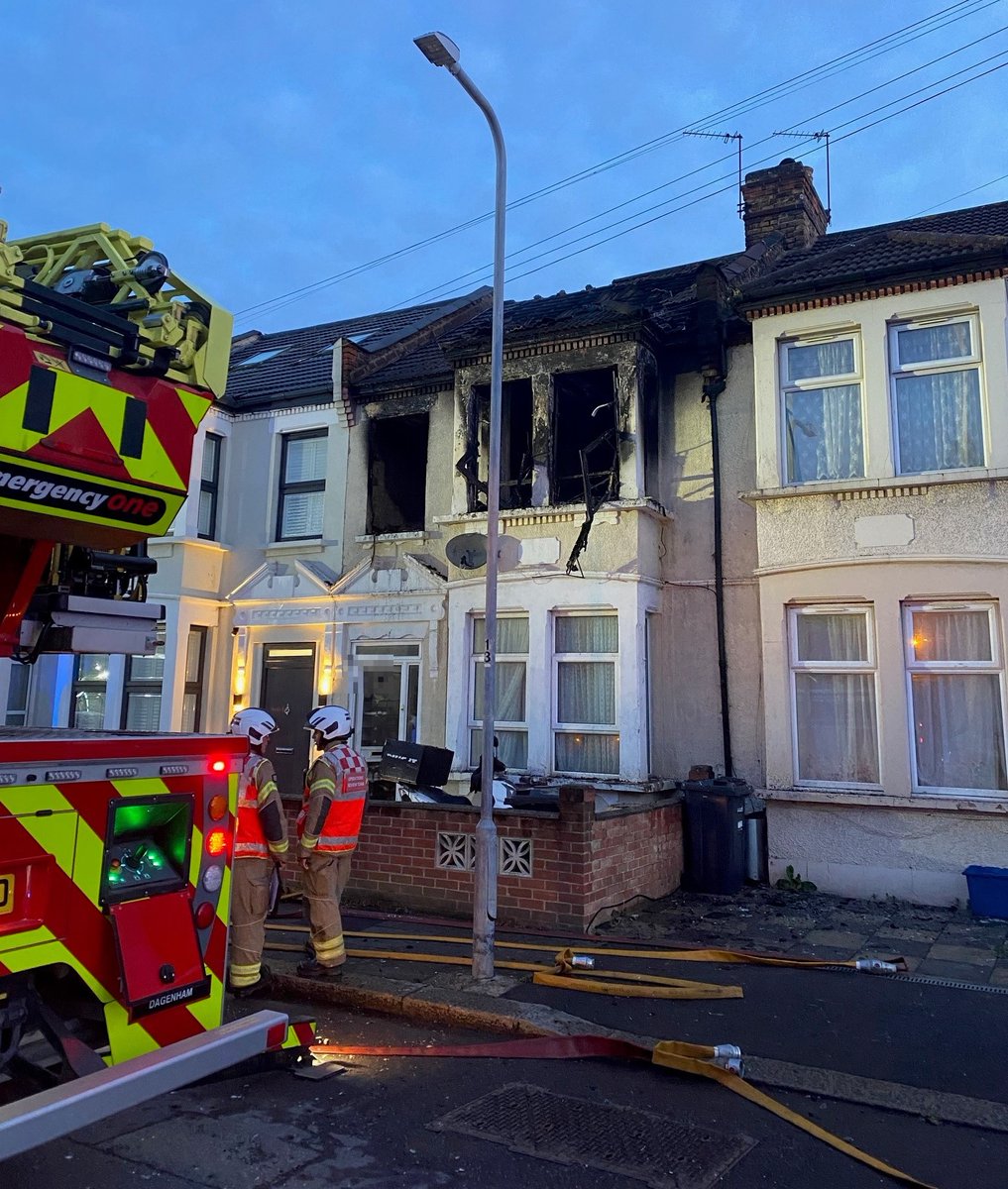 An e-bike fire at a house in #Ilford has prompted firefighters to issue another warning on charging and storing e-bikes safely.

Three men were treated by <a href="/Ldn_Ambulance/">London Ambulance Service</a> crews after suffering from smoke inhalation and a further man was taken to hospital orlo.uk/FjChz
