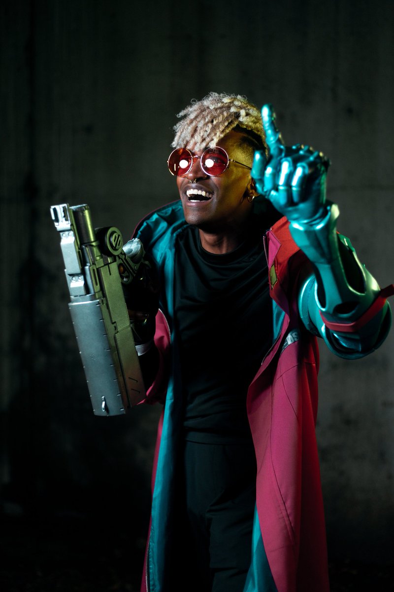 whoachriswhoa's tweet image. FINALLY got some pictures back from AX Day 2! (📸: @Tonyphoto_24)

Behold Vash the Stampede finally somewhere other than my bedroom! 🤪 #vashthestampede #TRIGUNSTAMPEDE