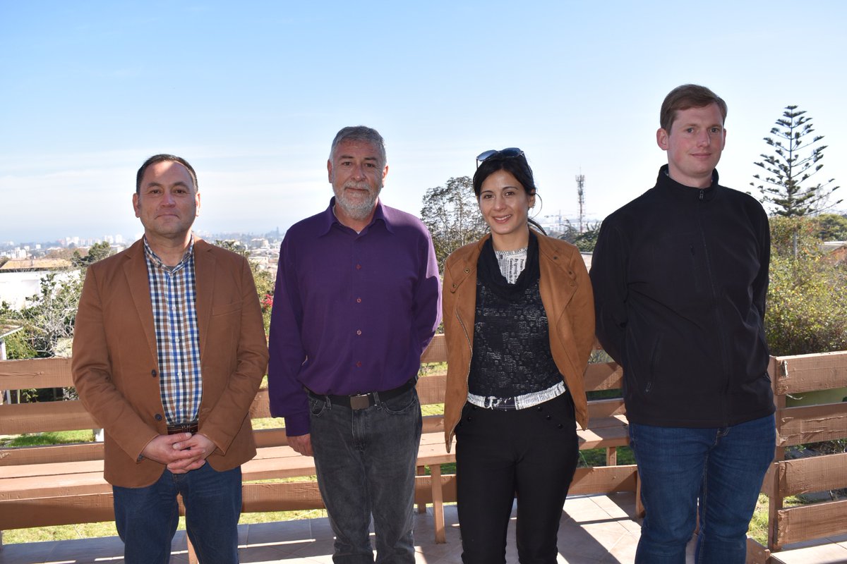 userena's tweet photo. ⭕️El equipo de #ConectaULS se reunió con el Seremi de @mmacoquimbo, Leonardo Gros, para conversar respecto a las acciones conjuntas que se implementarán desde ahora en adelante en materia de #Educacionmedioambiental y en el uso de Metodologías Activas de Aprendizaje #STEAM https://t.co/b9nOAT2KZC