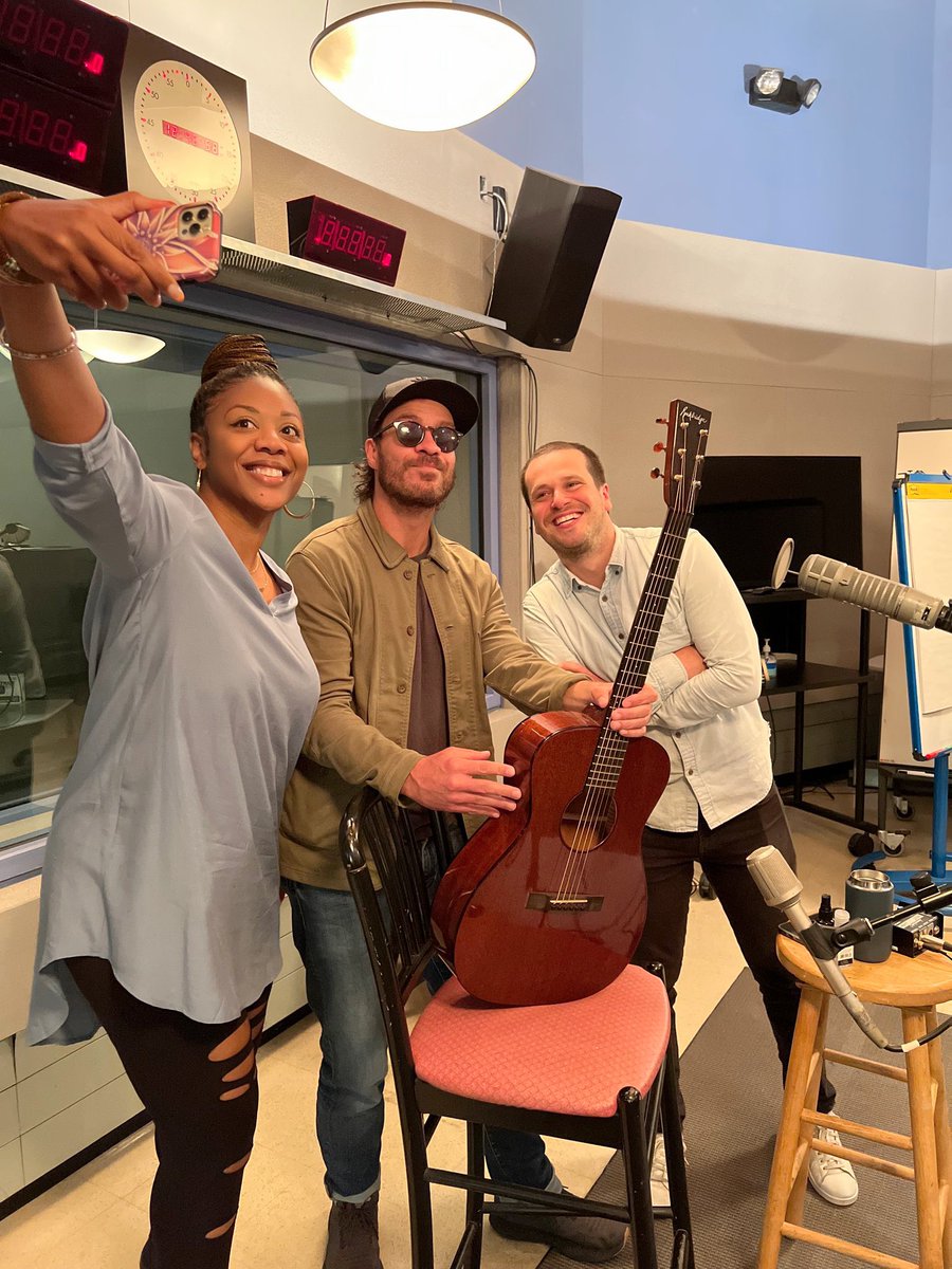cherrigregg's tweet image. #TodayWasAGoodDay - we had Philly native songwriter, singer @amoslee on #Studio2! He shared his journey from teaching second grade to taking off in the music. AND he performed live. His music is so, so beautiful. Loved today.

Listen to the @whyy pod: bit.ly/44w2nQ7