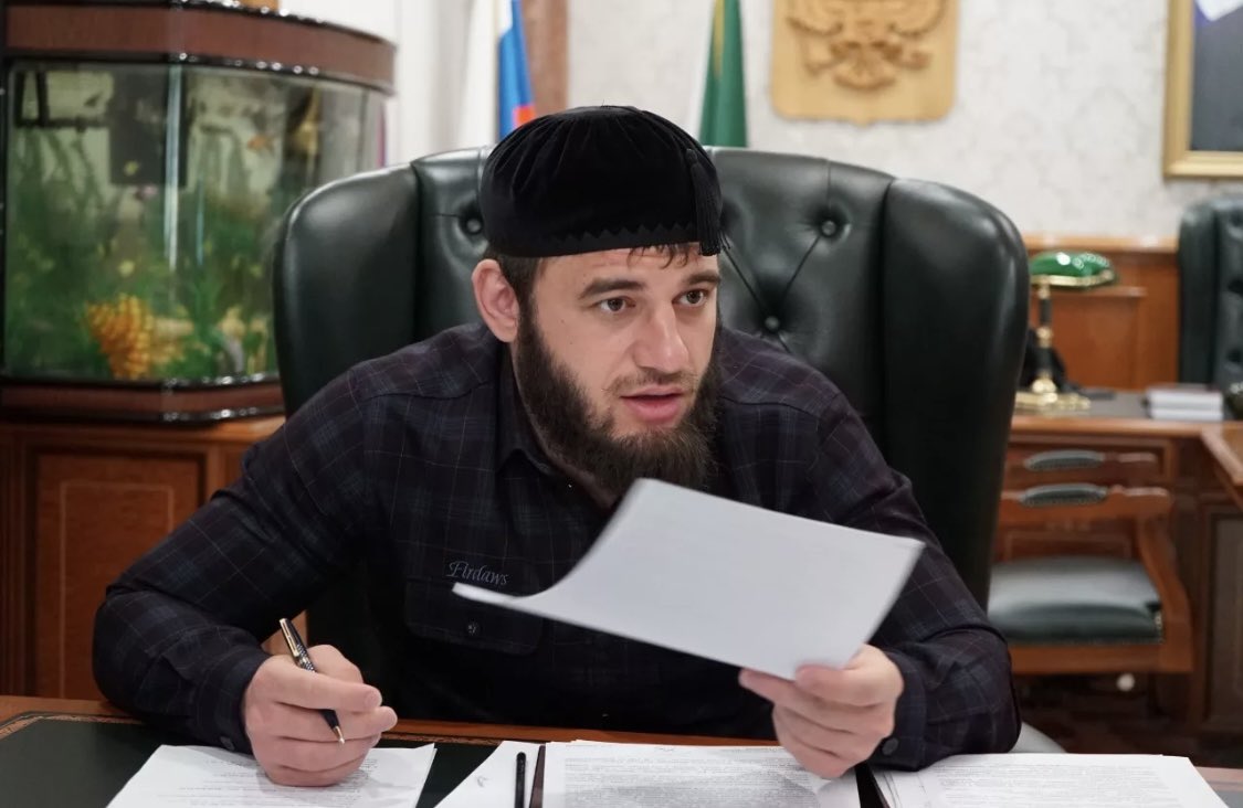 Это Якуб Закриев, ему 32 года, и теперь он стал генеральным директором национализированного (отжатого) у французов российский Danon. Интересно, как скоро с полок начнут пропадать всякие творожки и йогурты?🧐 Угадайте с одного раза, чей он племянник?