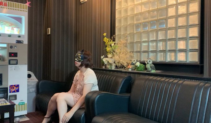 ビジホで仮面女装するってどうなの・・・ でも素顔は晒せない #女装 #cosplay https://t.co/RJhK72rN1C<a href="/tag/%E5%A5%B3%E8%A3%85"class="tags">#女装</a><a href="/tag/cosplay"class="tags">#cosplay</a>