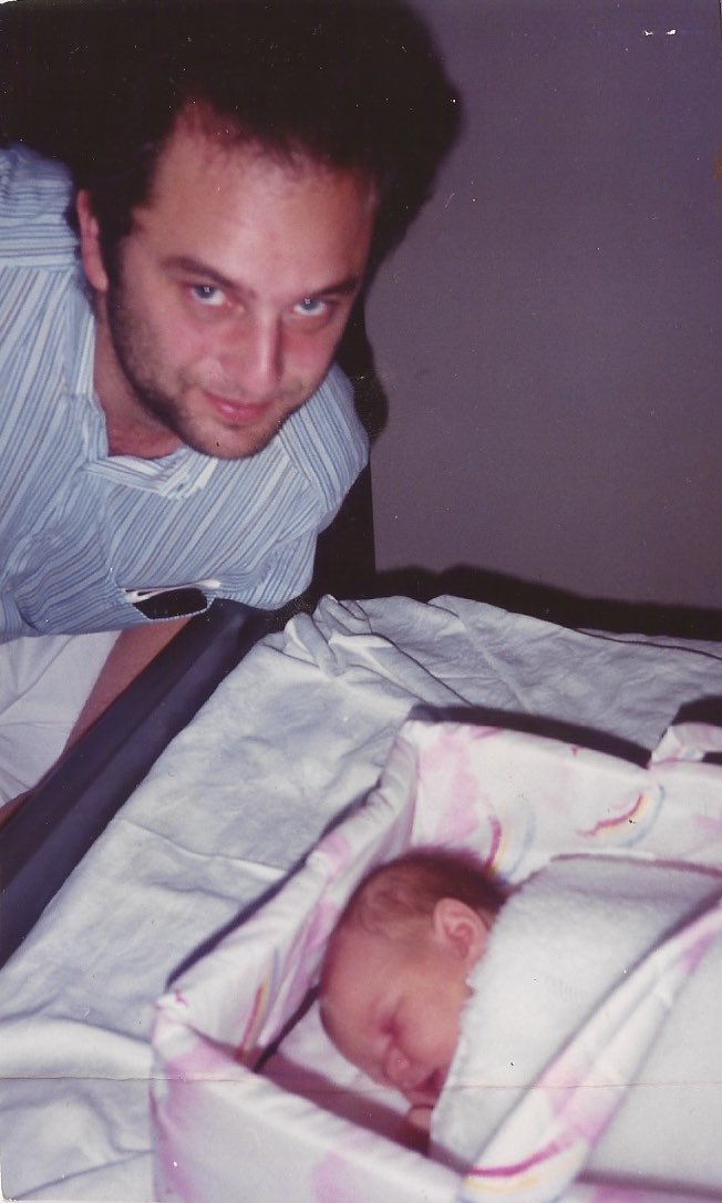 29 años después, ya casi tengo tu edad. Una vida entera que te venís perdiendo y nadie nos devuelve. No nos olvidamos.