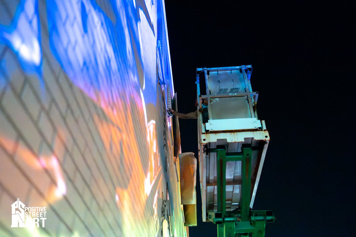 PoStreetArt's tweet image. The air was pretty sketchy last night...

Speaking of sketchy, A primed-wall deserves a good sketch, so that&apos;s what we did! 

Stay tuned for more...

#murals #nightsketch #sketchyart #latenightpaint #nightspray #urbanart #spraypaint #streetart #bigmurals 

📸 Chris Boncoddo