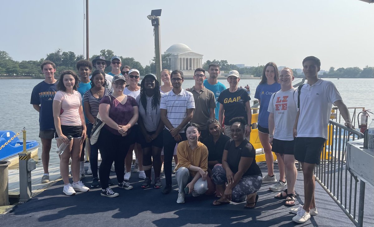 sgarmong's tweet image. Another fun outing with our ⁦@CroweUSA⁩ DC interns! Today was #TidalBasin paddle boating! Although warm, the breeze was nice! After, we headed back to our DC office for ice cream &amp;amp; popsicles! On the walk, Harmeet &amp;amp; Jordan shared how much they love our building! #GoCrowe