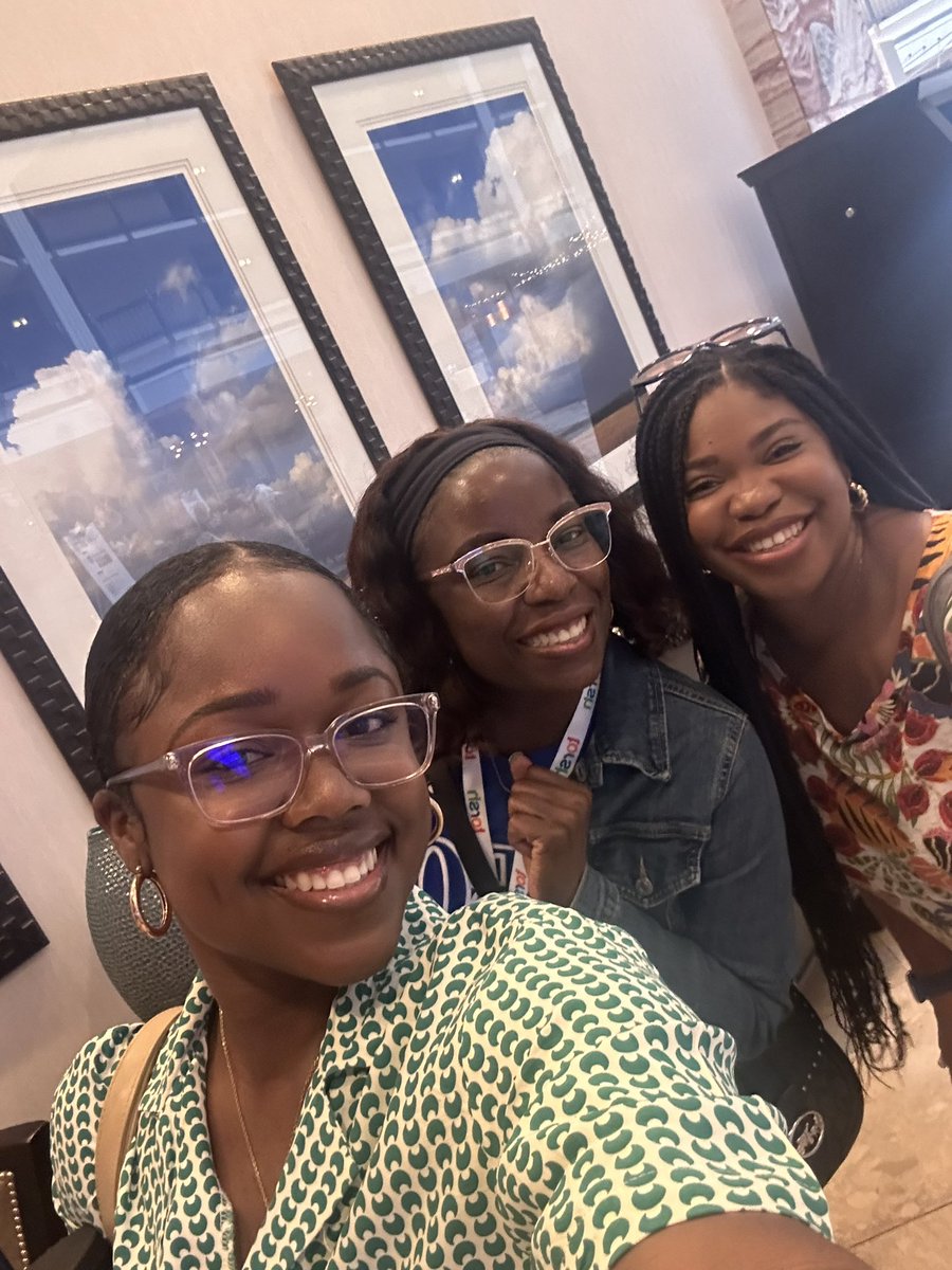 curriculumcutie's tweet photo. And just like that… our Bel13ve Tour has
come to an end!!! #icctx https://t.co/tu8LvCooJQ