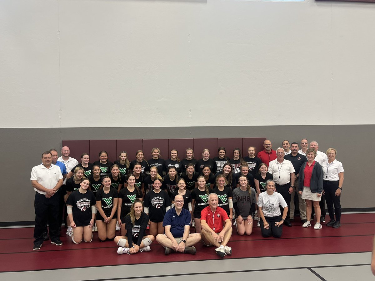 KSchluRosati's tweet photo. Volleyball Officials Certification Clinic at Northview High School. Thank you @knightsath & @WVHSathletics volleyball teams for participating this evening! Appreciate the support in hosting #NorthviewAthletics! #ThisIsYourIHSAA #EducationBasedAthletics #RespectARef @IHSAA1 https://t.co/lELcGeiVAr