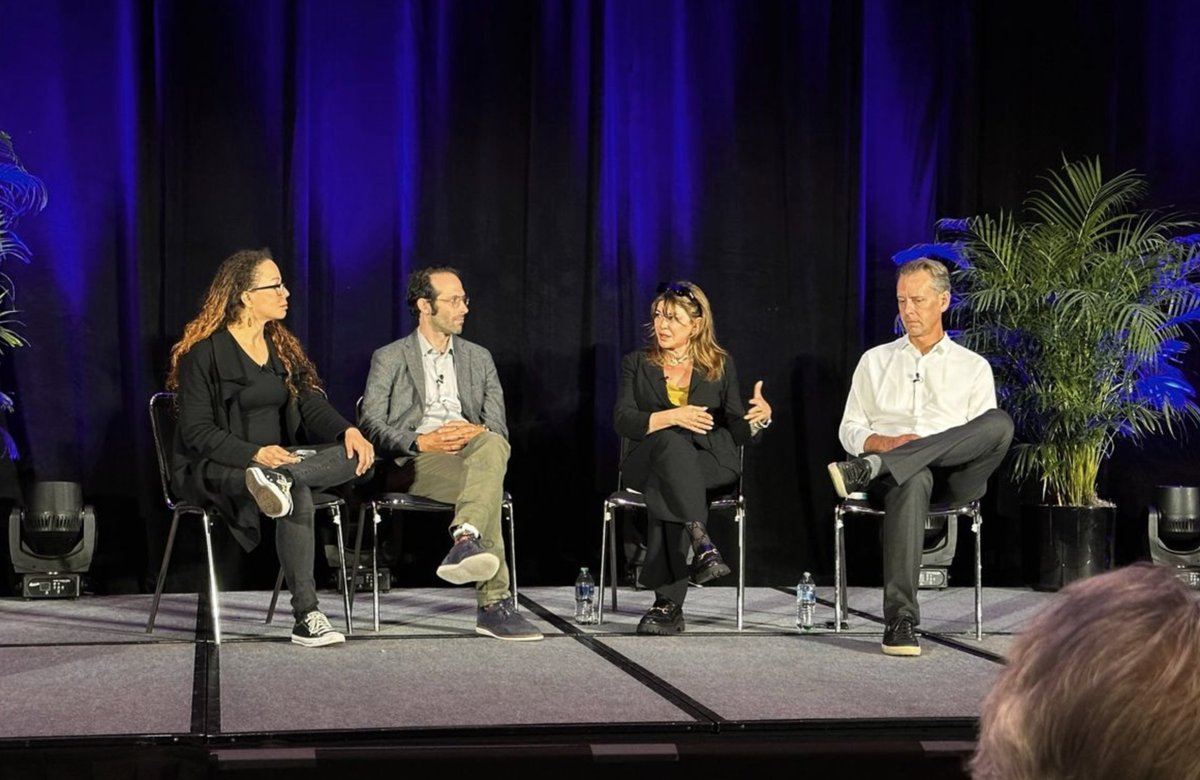 An honor to be onstage with Nanea Reeves, David Rabin MD, and Jeffrey Becker to discuss advancements in #technology applications to support the therapeutic #psychedelic interventions. 

These brilliant founders are part of the #TransformativeTech community
ow.ly/pYYV50P9F1h