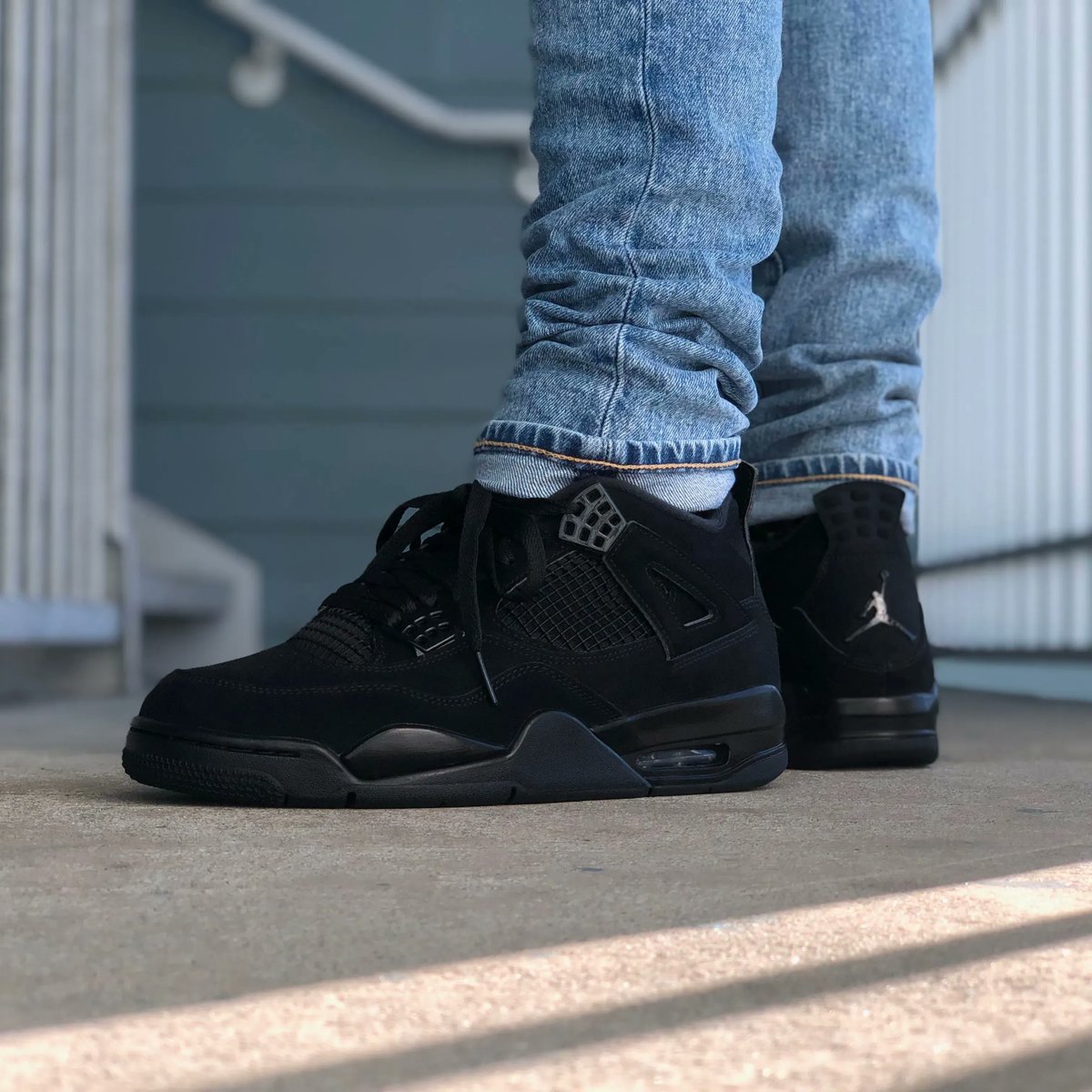 JustFreshKicks's tweet photo. Who wants to see the Nike SB x Air Jordan 4 "Black Cat" release? 🐈‍⬛ https://t.co/zBRJ1pt6mI https://t.co/4sbjPNH280