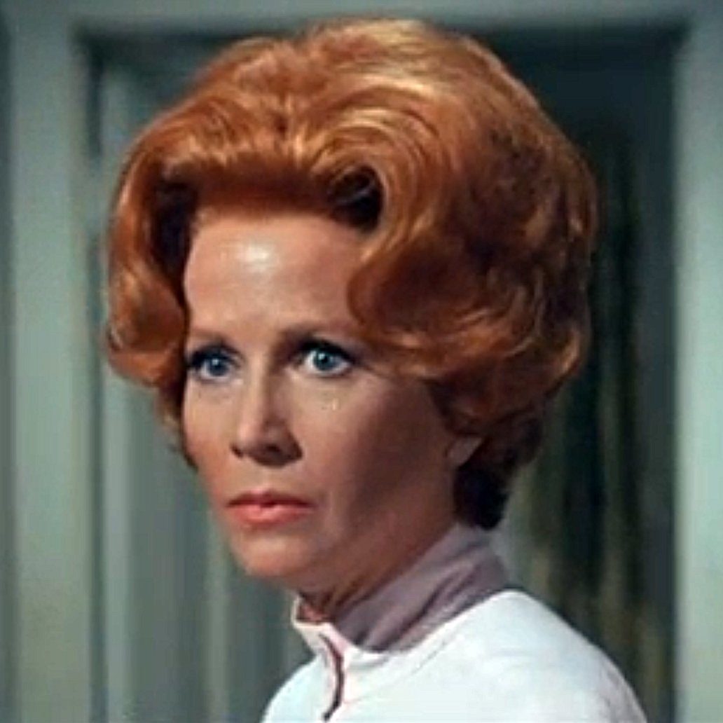 highcollars's tweet image. Julie Harris (The Split 1968) #highcollar #highneck #highneckblouse #highcollarblouse #blouse #60sblouse #buttonedup #3buttoncollar #60sfashion #whiteblouse #movie #1968 #thesplit #julieharris