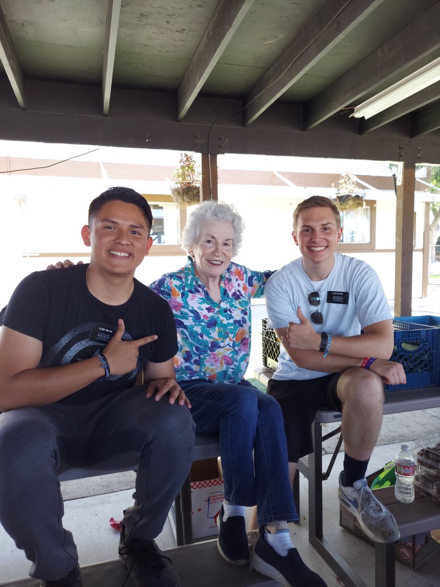 tmwvfoundation's tweet photo. I can't thank Berta Galaviz enough for her outstanding dedication running the day to day operations for our organization for us! Thank you  for all you do! https://t.co/M1X52yFLds