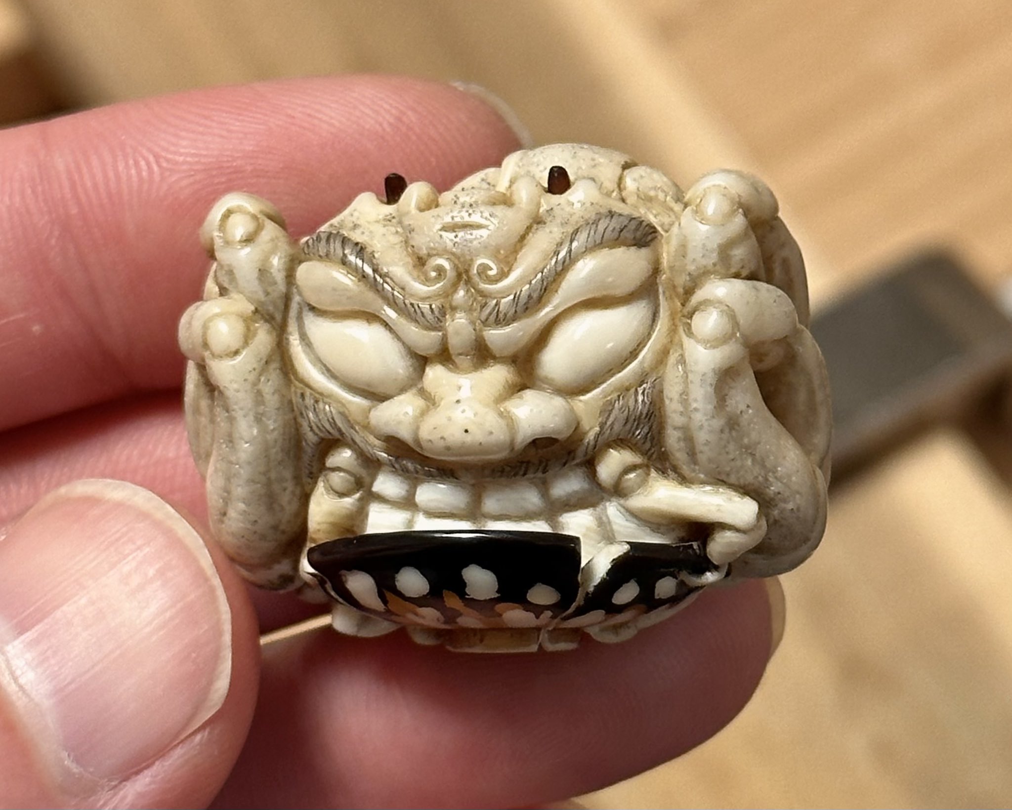 根付 蝉 彫刻