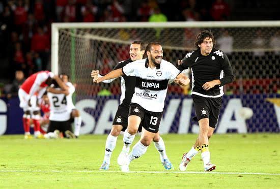 enblancoynegro0's tweet photo. 🟢 Carlos Humberto Paredes y el mensaje para los jugadores de Olimpia

🗣 "Hay que jugar por la insignia de en frente para que la gente se acuerde del nombre de atrás" https://t.co/KtrxJJR0Vl