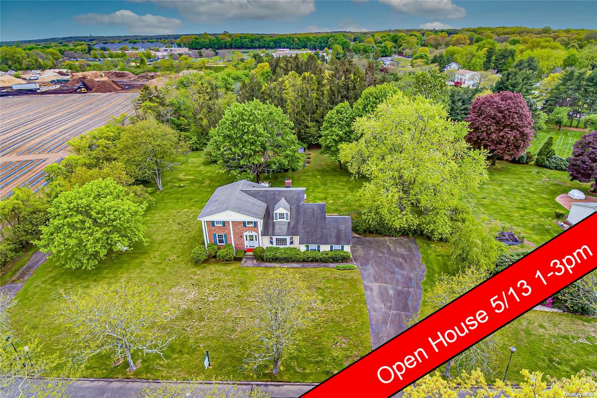 I would love to show you my #listing at 6 Eileen Lane #Greenlawn #NY  #realestate tour.corelistingmachine.com/home/XUYSUJ