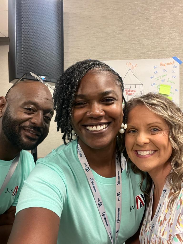DirectorBake's tweet photo. My JAG Specialist and I learned so much at the JAG National Training Seminar (NTS)! 🎉 We cannot wait to see what next year will bring... 😄 #jagfam #future #grateful #45JAG #45CTE #45CTC #JagAlabama https://t.co/ao4J4VVxR8