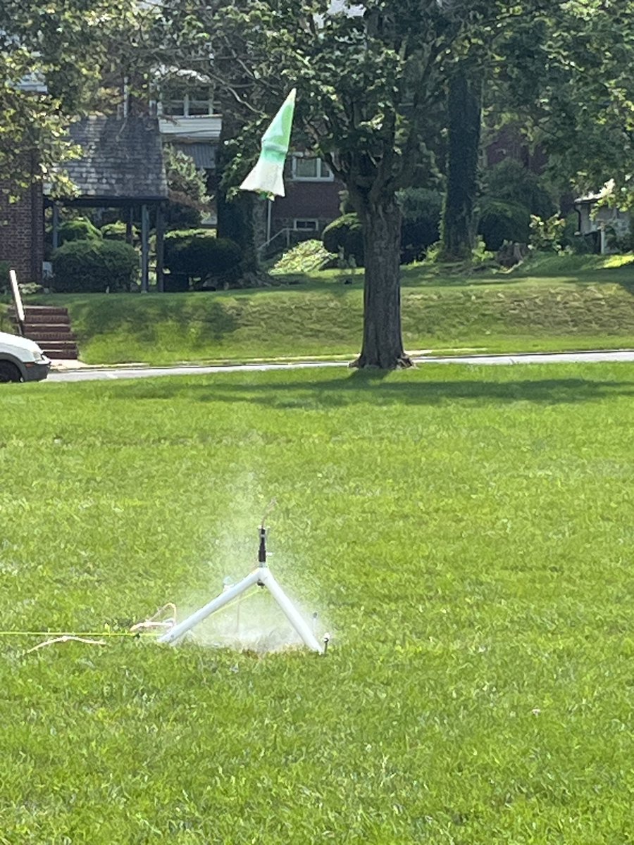 JanemarieMckay's tweet image. Great day at @AlbrightTExpL to welcome educators from the @DBASD! We had a BLAST attending the Engineering &amp;amp; Design Rocket seminar led by @WyoAreaSD educator, Brian Liskey. @AlbrightCollege #TExpL #Summerlearning