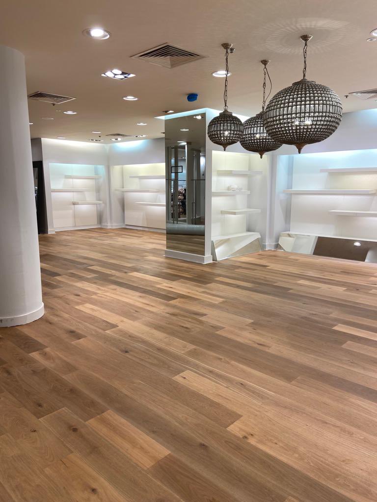 bearfootquality's tweet photo. Delighted to share these images from Brown Thomas Galway. This floor was supplied by our customer @houseoftilesdublin and expertly installed by @scl_flooring recently. Our Nutmeg plank is from the Vista Original range and comes with matching herringbone! https://t.co/HNn5EzJ3Rc