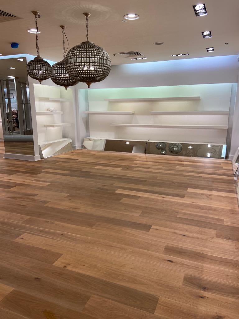 bearfootquality's tweet photo. Delighted to share these images from Brown Thomas Galway. This floor was supplied by our customer @houseoftilesdublin and expertly installed by @scl_flooring recently. Our Nutmeg plank is from the Vista Original range and comes with matching herringbone! https://t.co/HNn5EzJ3Rc