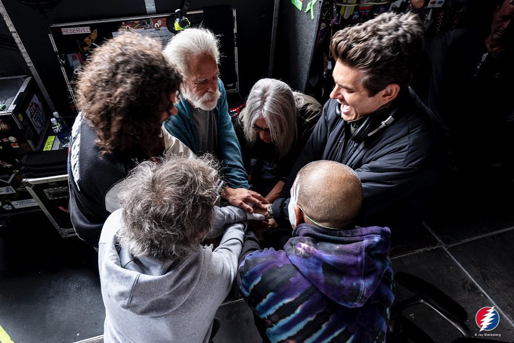 JohnMayer's tweet image. San Francisco, night 3/3. This music has made me a better player, and this band made me a better person. I was given the opportunity of a lifetime - to have access to the greatest songbook in modern music, and the deepest well of life memories shared by hundreds of thousands of…