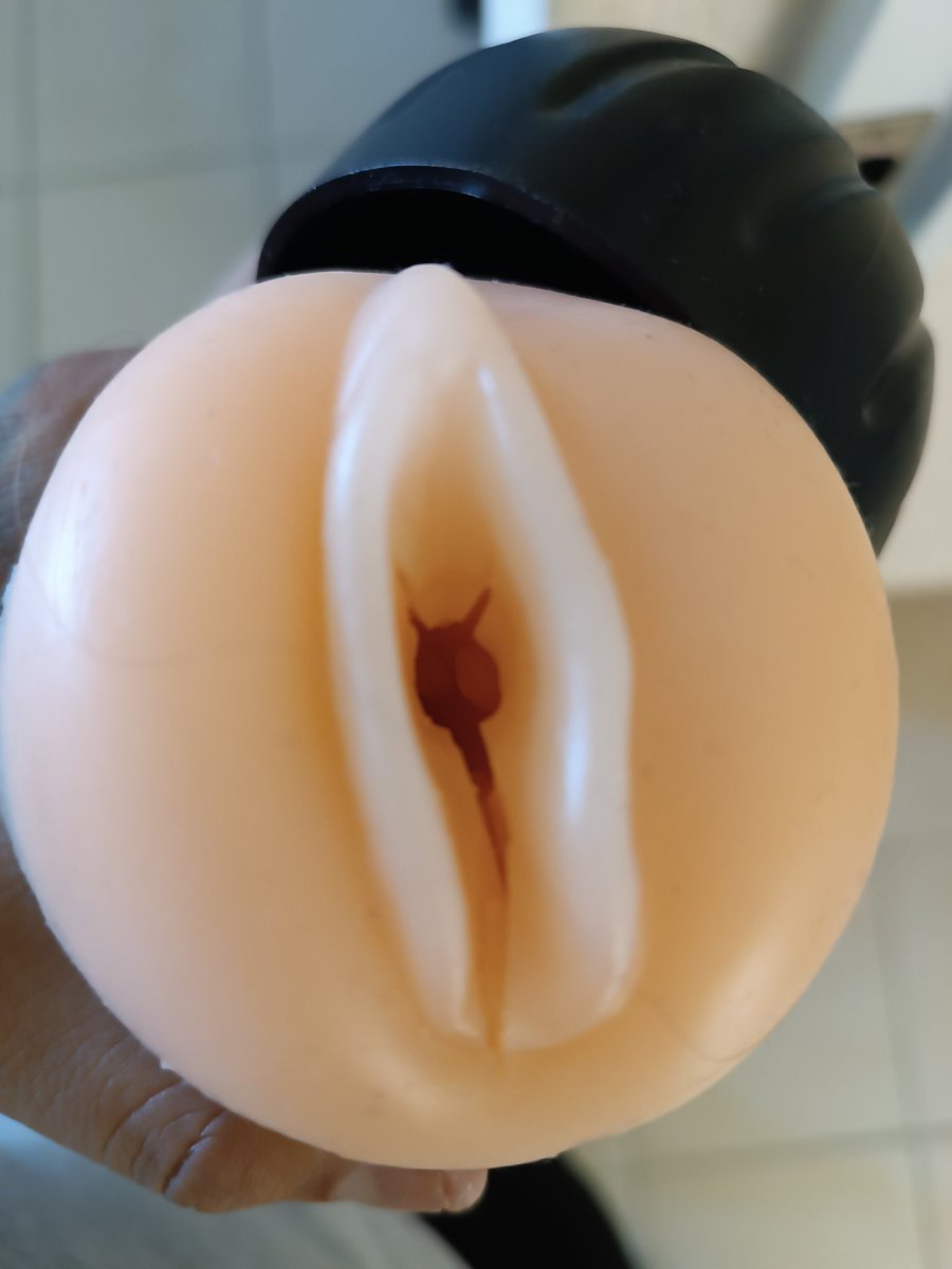 Si así dejo rotos mis juguetes imagínate como te dejare a ti chiquitita😈