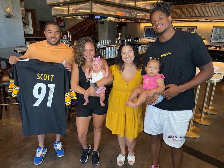 LetsGo_Bo5's tweet photo. The best part about coaching are the life long relationships you build! 

Proud of the Father, Husband, &amp; young man you are becoming @Lontaetrefive #APG4Life 💎🔥 https://t.co/vTQO4Zx0Rb