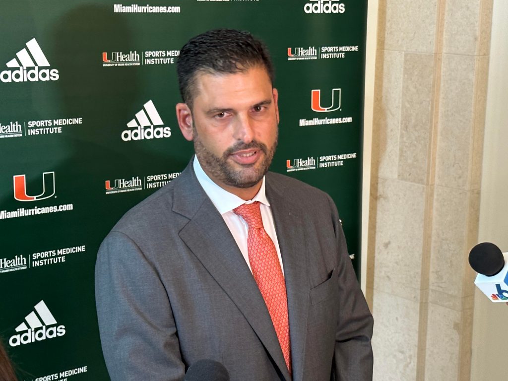 ‘Miami’s a different place’: New Hurricanes coach J.D. Arteaga includes ex-teammate on first coaching staff https://t.co/39fi9YtF66 https://t.co/J46B0PKQUs