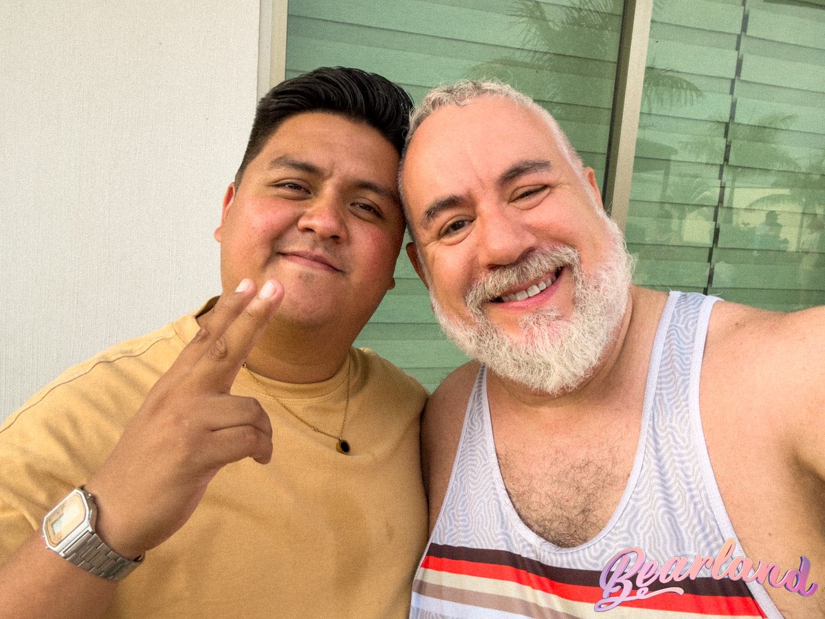 BenjaminKoll's tweet photo. Recuerdos de la @BearlandMx @madbearspain pool party este pasado Sábado 🎉🧸🏖️
Que día tan genial, que maravilla ver y conocer a tantos amigos ☺️
Feliz martes 😘❤️
#bearlandmx #gaychubby #ososmexico #bearparty #gaybear #gaybearsandcubs #bearevents @JMoBear @Dohko_ @noseascomoyeyo @roccoowenmx @tony_red_gdl
