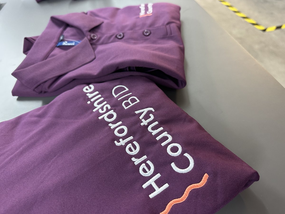BlackM0untain's tweet image. Just love the quality of embroidery on these colour-matched polo tops for Herefordshire County BID! #BlackMountain #HerefordshireCountyBid #ColourMatch #Branding