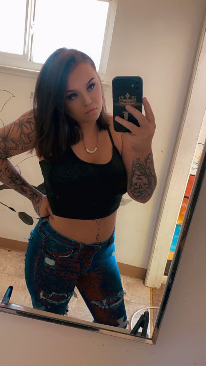 Merideane12's tweet photo. Who’s  #BUYINGCONTENT I’m #SellingContent also go check out my onlyfans 😮‍💨🤤 https://t.co/XqysnbA9PH https://t.co/WiQhnO14Tv
