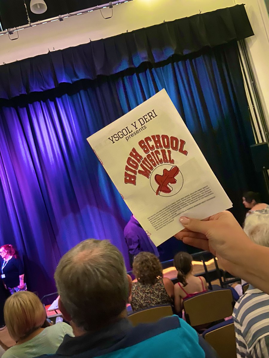 hurley_miss's tweet photo. Thank you to @YsgolYDeri for showcasing such a wonderful school with such inspirational staff.
We were lucky enough to catch a show too!!👏🏻 @MissEvansj https://t.co/IDCeMQAq0f