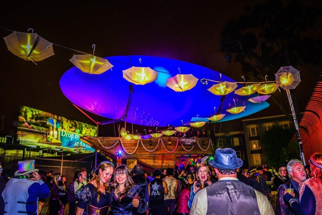 BrokeAssStuart's tweet photo. They're opening all the dance floors and bringing the Unimog &amp; Air Pusher art cars at Public Works! The 10th and final Steampunk Masquerade is going to be a super fun hoedown on July 22!
BAS readers get a discount!
Use code: YOUNGBROKEANDSTEAMPUNK
https://t.co/7JGSEPG5YX https://t.co/DKHruDceBx