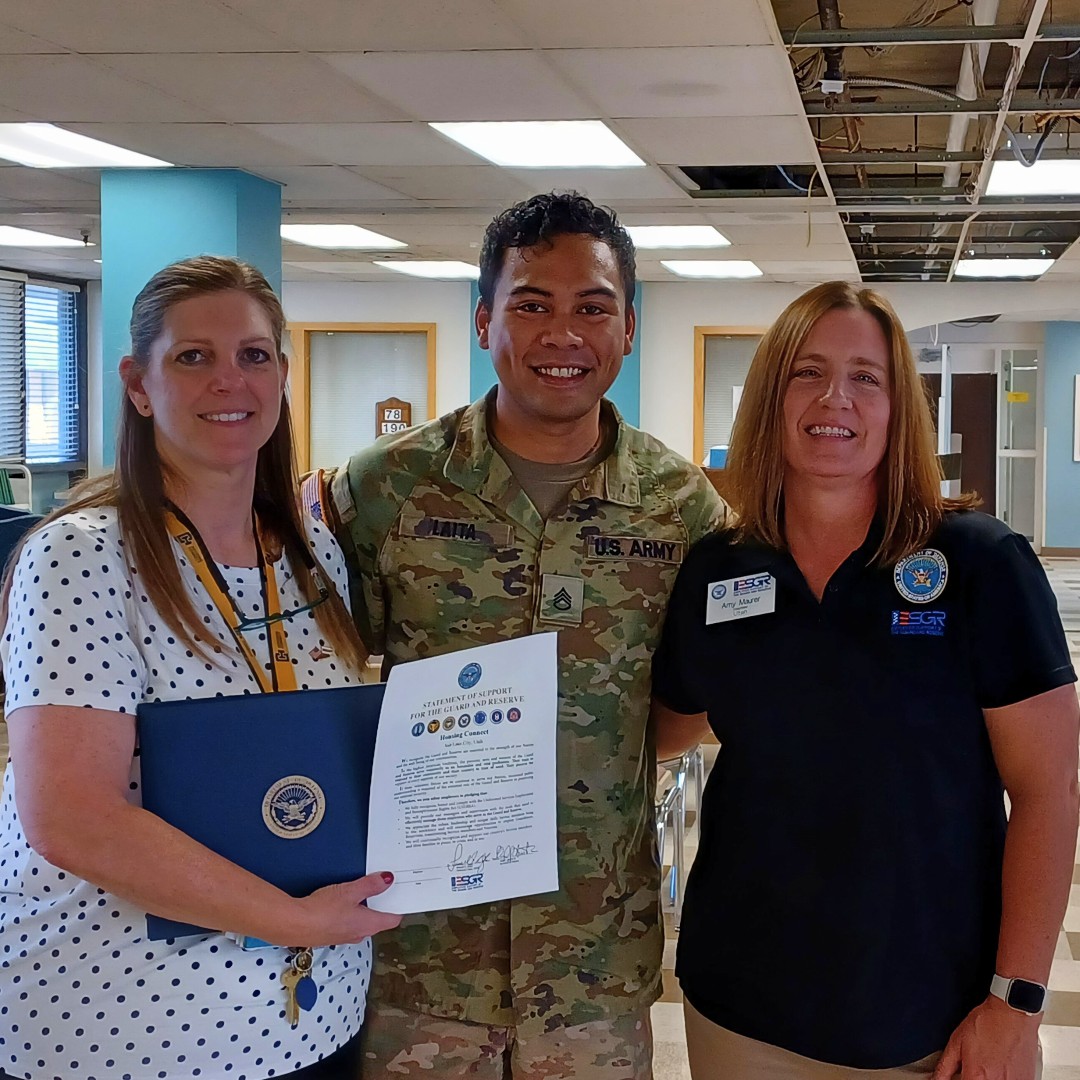Housing_Connect's tweet photo. Our fantastic staff member, Tammy Pett, was awarded the Patriot Award, which recognizes supervisors who have supported their employees who are members of the Reserve Components. 
We are proud to support our service members! And beyond excited for Tammy for receiving this award! https://t.co/egs2oschjs