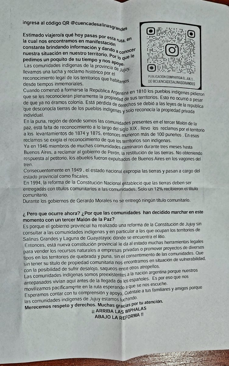 estebanrafele's tweet photo. ¿Quiénes cortan? En la ruta ves a las comunidades del lugar. Reclaman contra la nueva constitución de Jujuy. Entregan volantes, explican. Dicen que Morales viola sus derechos sobre estas tierras. Una consigna fuerte es en contra de la minería de litio, por el uso del agua. https://t.co/YlTuzZ9FX0