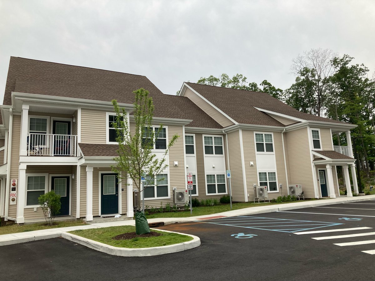 NYSHCR's tweet photo. Lewisboro Commons brings 42 affordable, sustainable and family-friendly homes to the Westchester County town of Lewisboro with excellent access to public transit and services, while also making Lewisboro a more diverse and vibrant place to live. @WilderBalter @communityp https://t.co/PMJx09oSY3