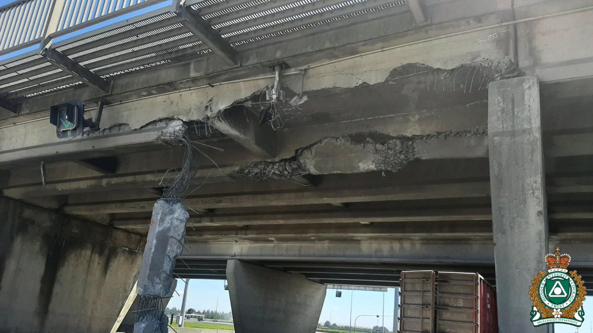 DPDTraffic's tweet photo. This is what crews are dealing with on Hwy 99 currently...this may take a while...

@CityNewsTraffic @AM730Traffic @DriveBC https://t.co/IhqkGlqDYj