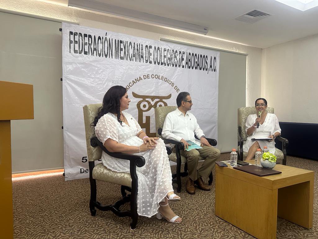 TEPJF_XAL's tweet photo. #SalaXalapa I Hoy el magistrado @E_FigueroaAvila impartió la Conferencia Magistral "Democracia y Derecho". Como parte de las actividades del 51 Congreso y Asamblea Nacional de la #FEMECA A.C. https://t.co/Kn555rXzpk
