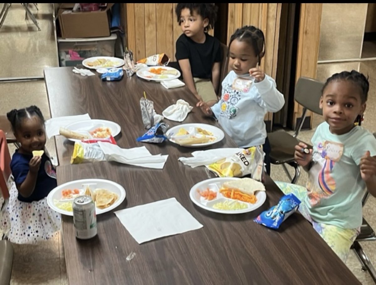StJohnBCGary's tweet photo. It’s not to late to join us at St. John Baptist Church for VBS this week-July 17-21, 2023, from 5:00-7:00 pm. There are classes for all ages. Bring someone with you! We hope to see you!! #teaching #fun #crafts #fellowship #stjbcgary https://t.co/P9sgCjjX8O