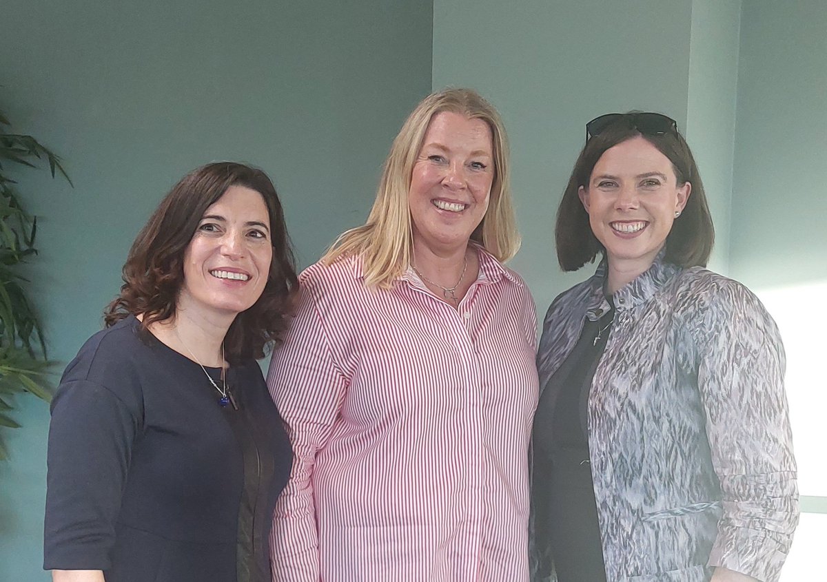 Wonderful evening in the company of @scrowley88 @SusanHayes_ @GlandoreNetwork and a room full of #womenfounders in #Cork.
@AwakenAngelsHQ 
#gotwings
